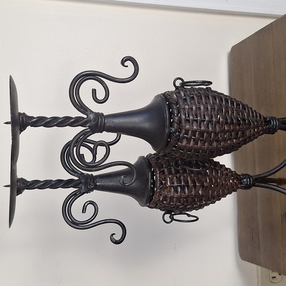 Pair Of Wrought Iron And Brown Wicker Candle Holders - Picture 10 of 10